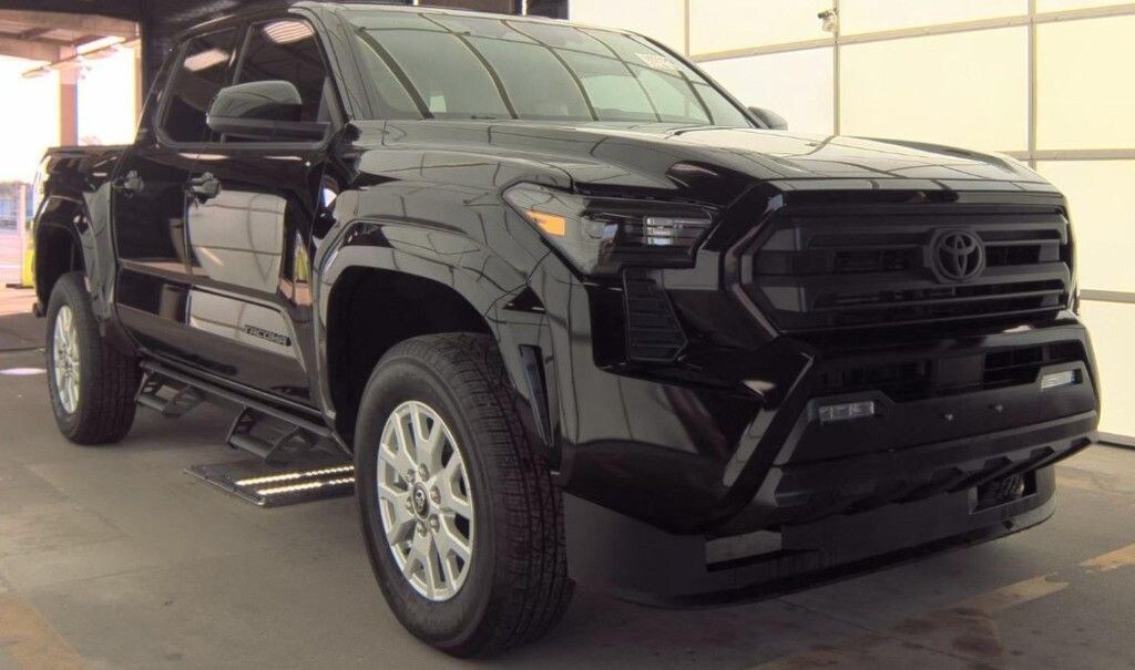 Used 2025 Toyota Tacoma SR5 Truck Double Cab