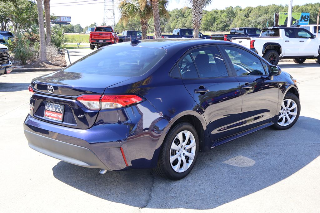 2024 Toyota Corolla LE photo 2