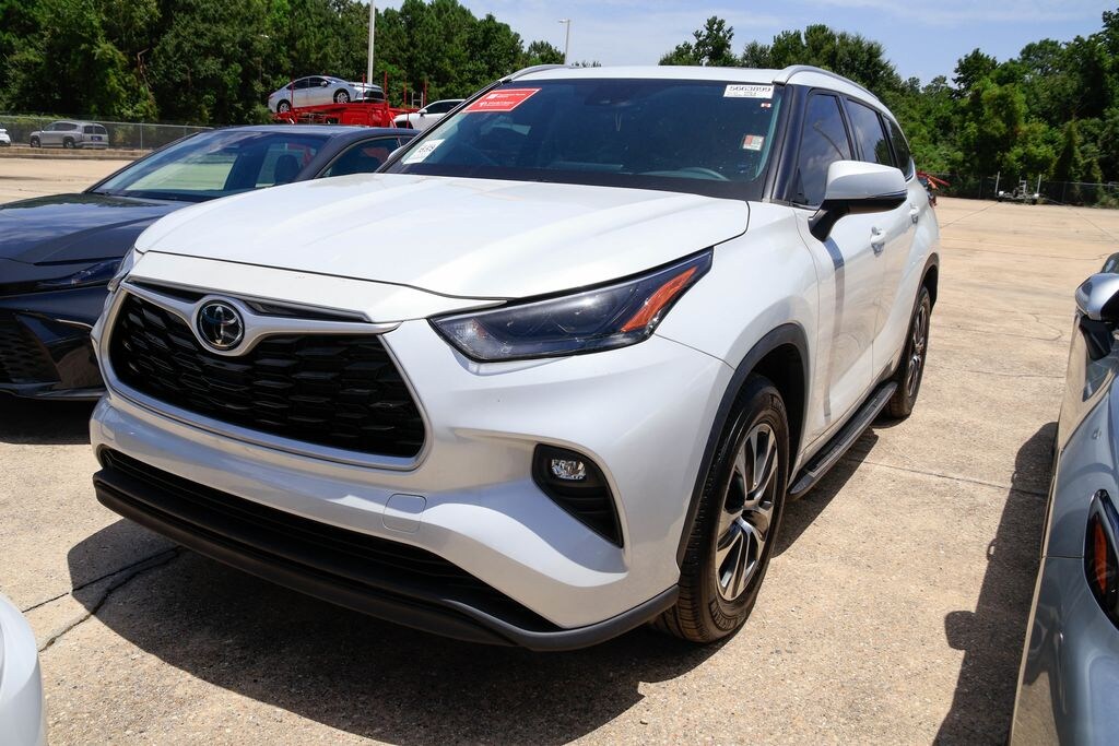 Used 2022 Toyota Highlander XLE SUV