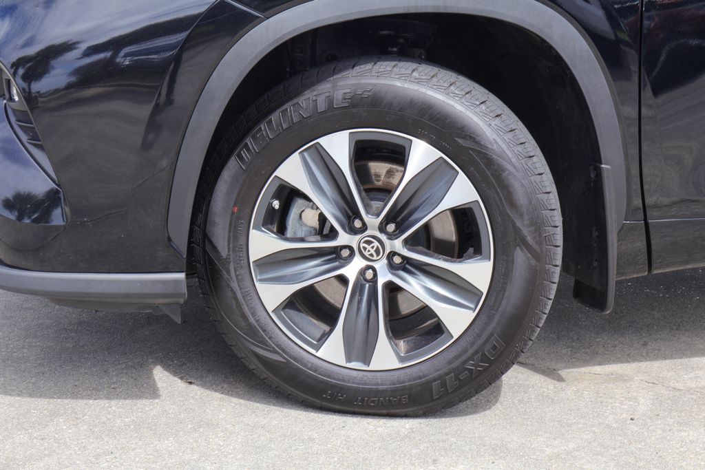 2024 Toyota Highlander XLE - Photo 30