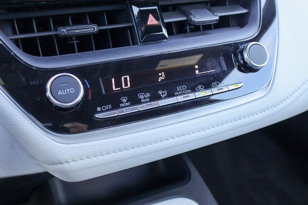 2023 Toyota Corolla SE - Photo 15