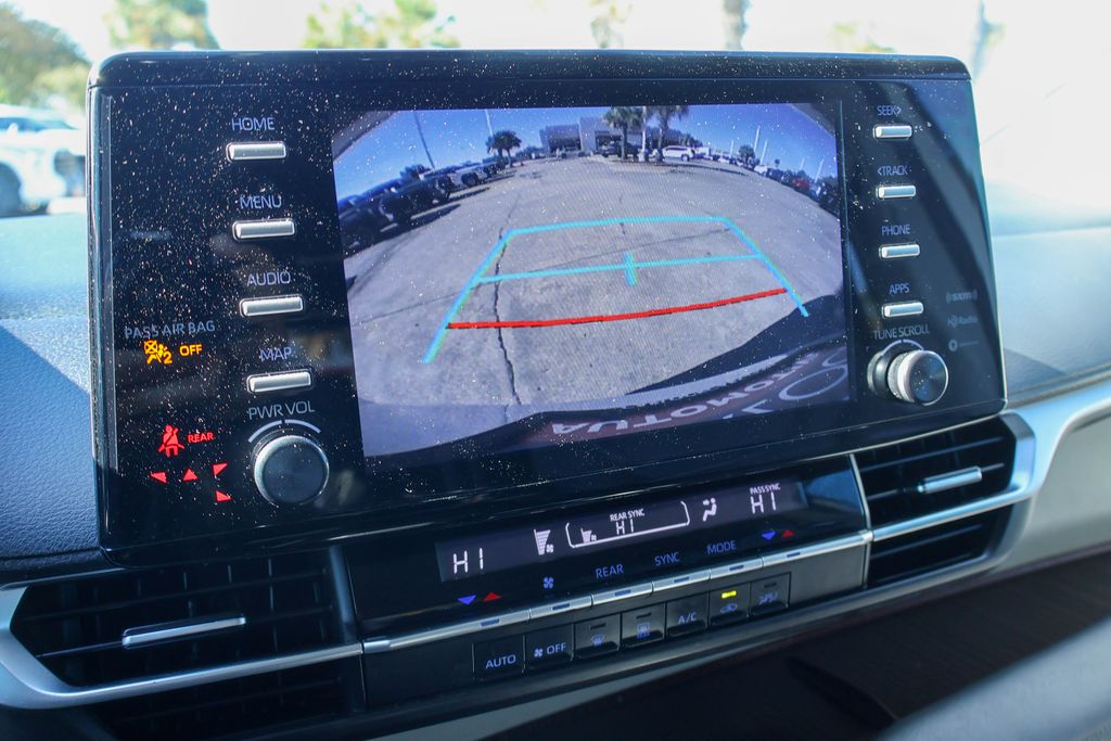 2022 Toyota Sienna LE photo 4