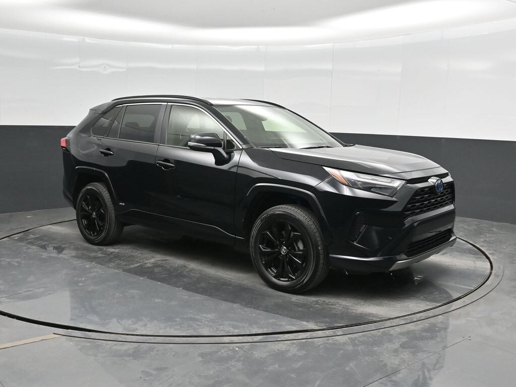 Used 2022 Toyota RAV4 Hybrid SE SUV