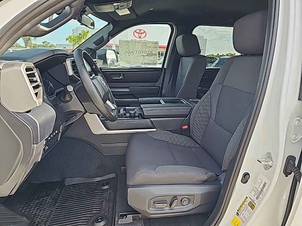 2025 Toyota Tundra SR5 - Photo 9