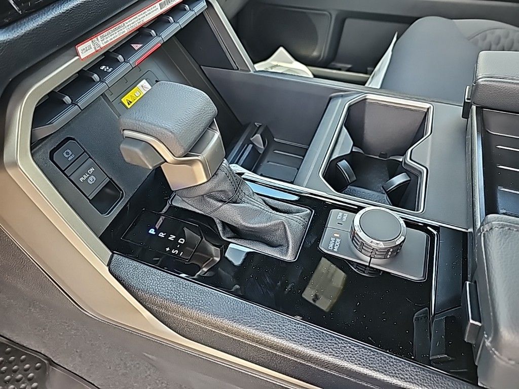 2025 Toyota Tundra SR5 - Photo 20