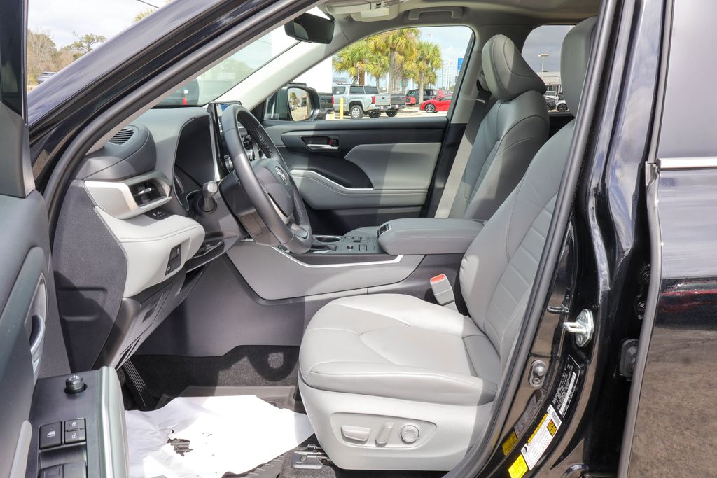 2024 Toyota Highlander XLE - Photo 8