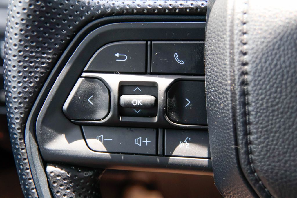 2026 Toyota Tacoma SR5 - Photo 10