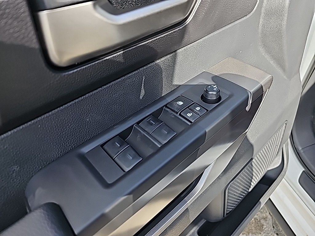 2025 Toyota Tundra SR5 - Photo 11