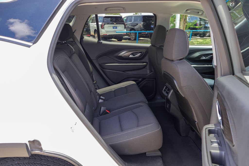 2024 GMC Terrain SLE - Photo 11