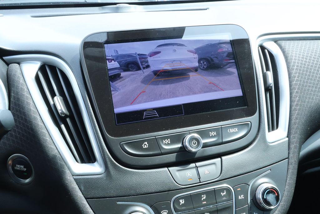 2023 Chevrolet Malibu 1LT photo 4