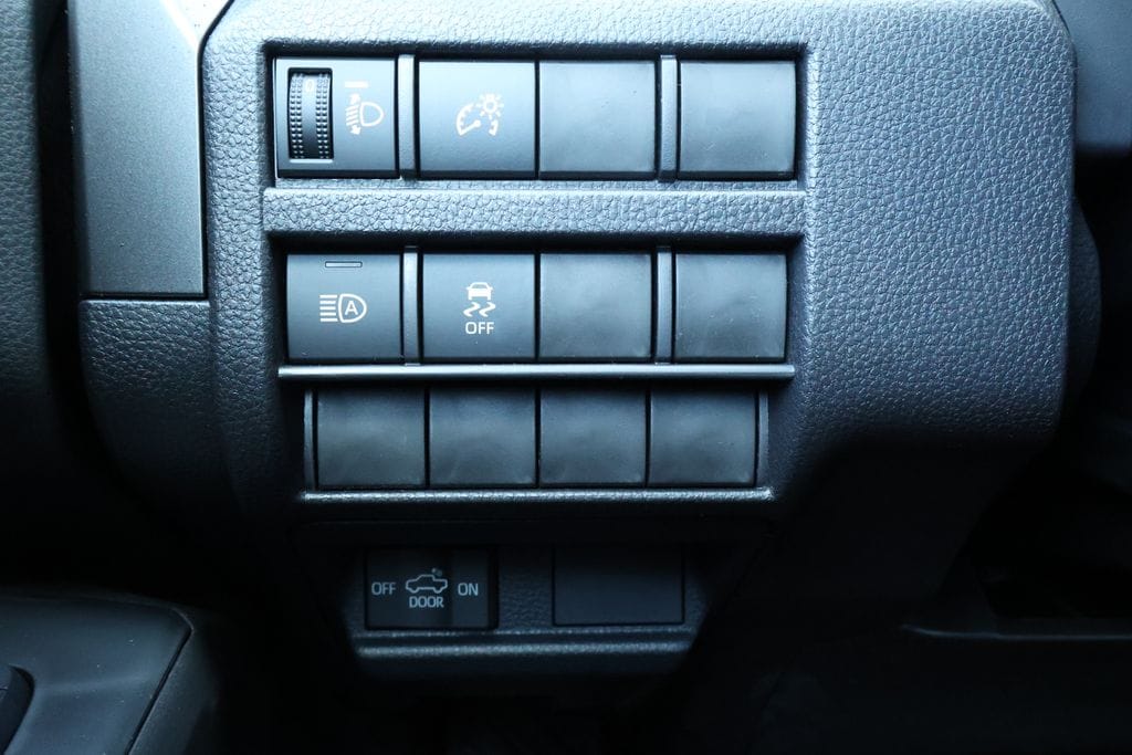 2025 Toyota Tacoma SR5 - Photo 15