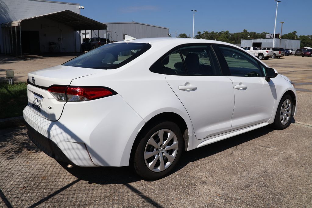 2024 Toyota Corolla LE photo 3