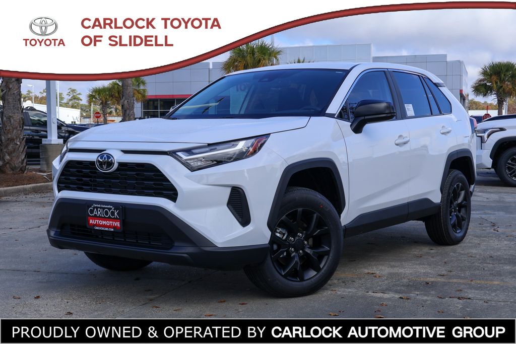 2025 Toyota RAV4 LE's photo