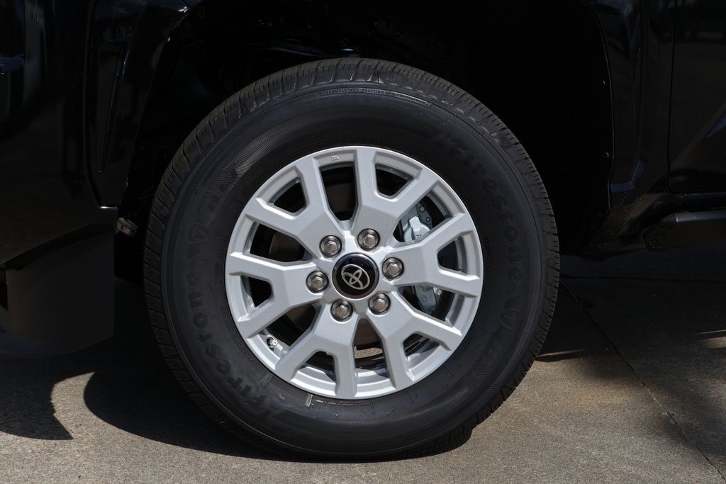 2025 Toyota Tacoma SR5 - Photo 16