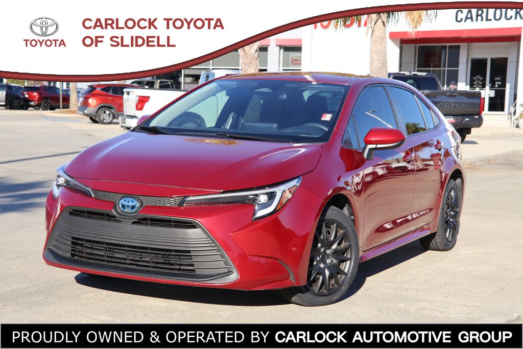 2024 Toyota Corolla LE's photo