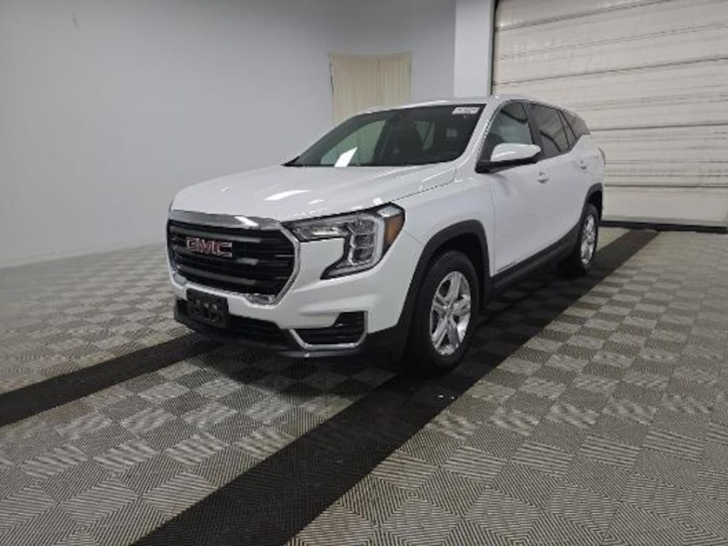 Used 2024 GMC Terrain SLE SUV