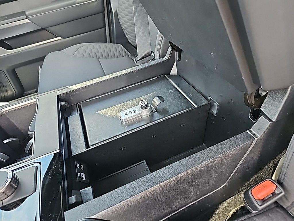 2025 Toyota Tundra SR5 - Photo 22