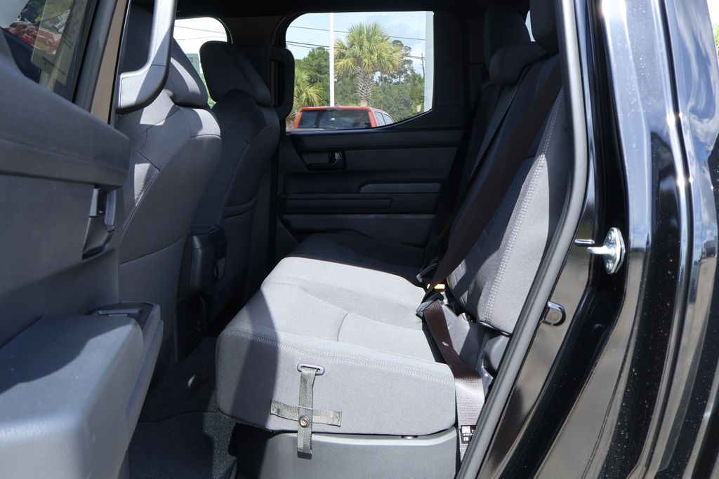 2025 Toyota Tacoma SR5 - Photo 8