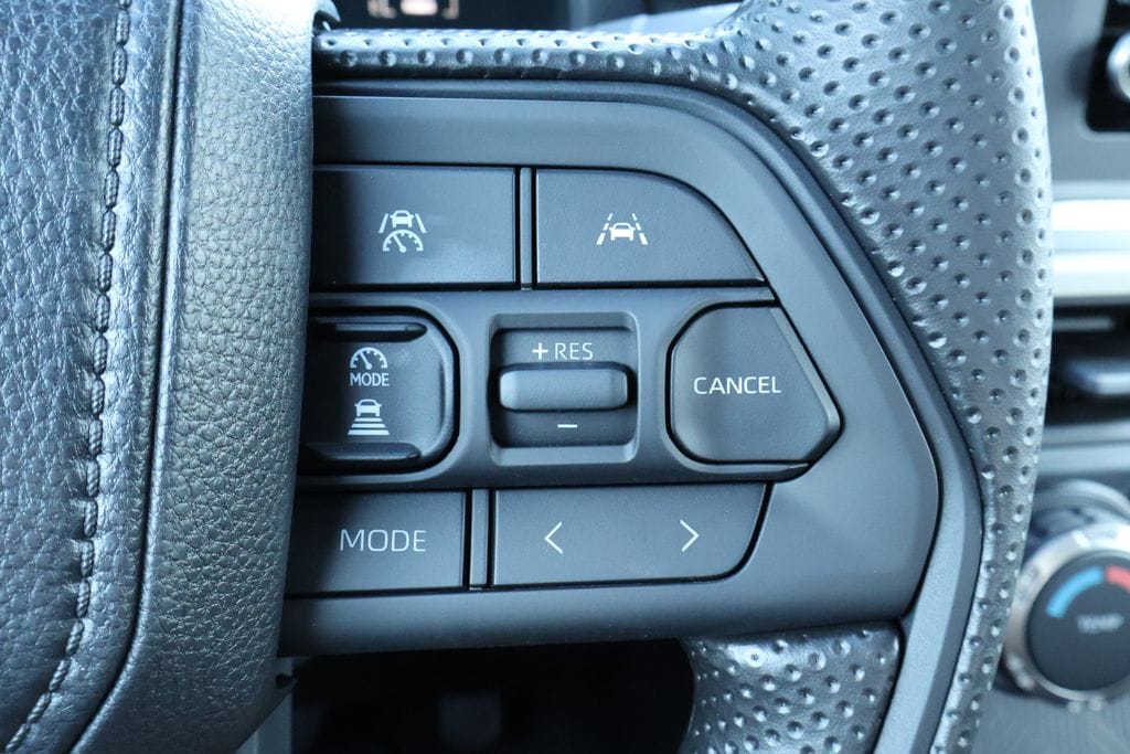 2025 Toyota Tacoma SR5 - Photo 11