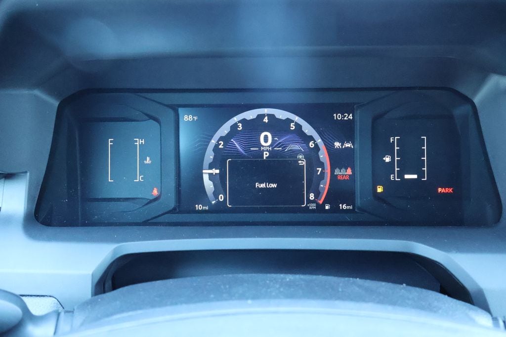 2025 Toyota Tacoma SR5 - Photo 9