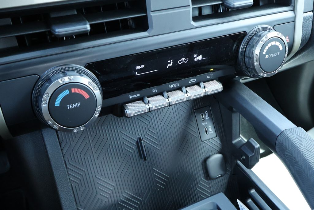 2025 Toyota Tacoma SR5 - Photo 12