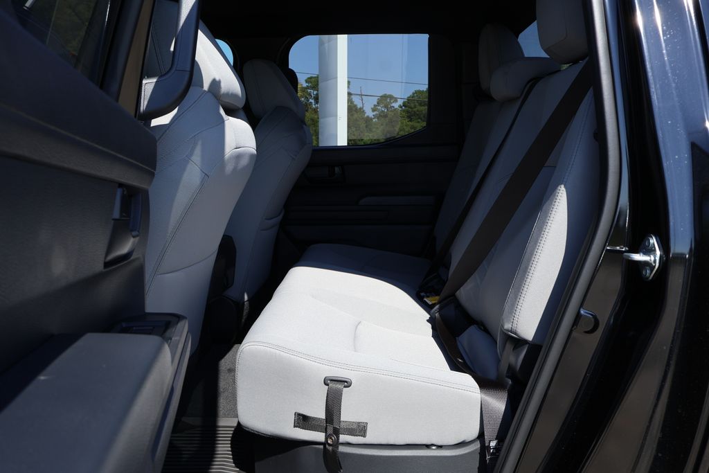 2025 Toyota Tacoma SR5 - Photo 8
