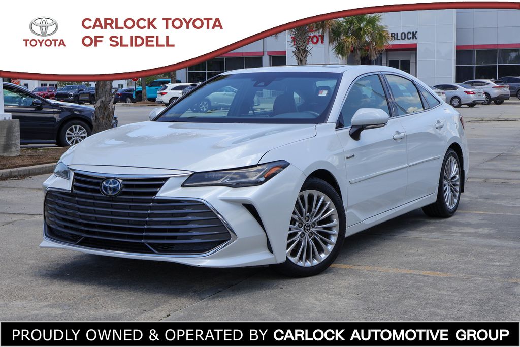 2020 Toyota Avalon Limited Hybrid's photo