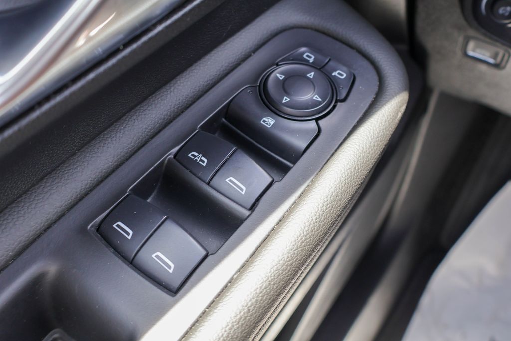 2024 GMC Terrain SLE - Photo 18
