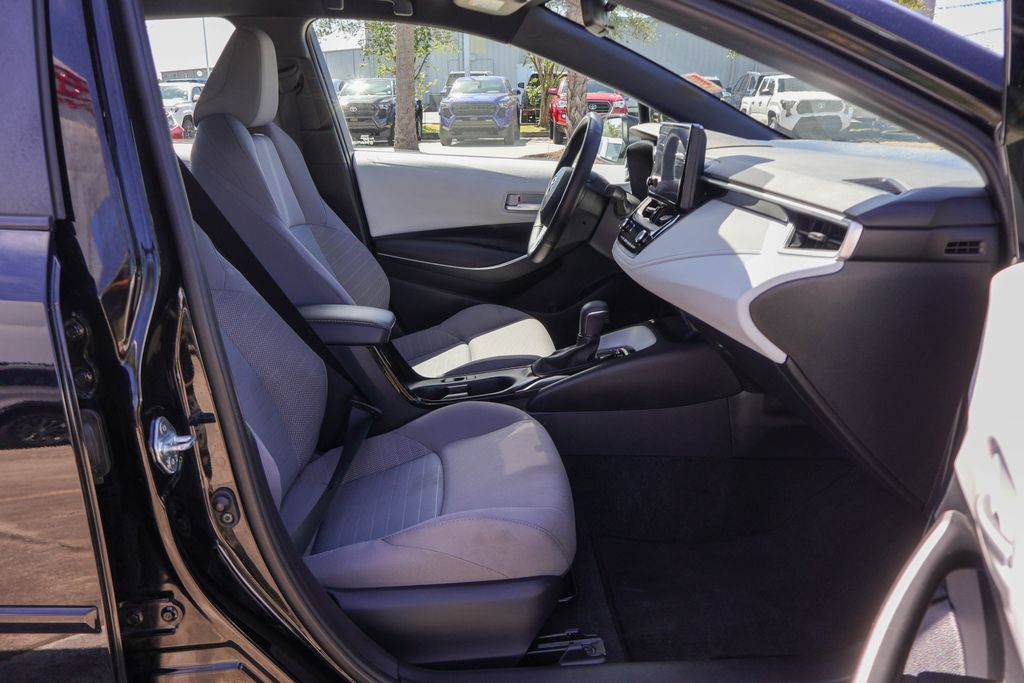 2023 Toyota Corolla SE - Photo 9