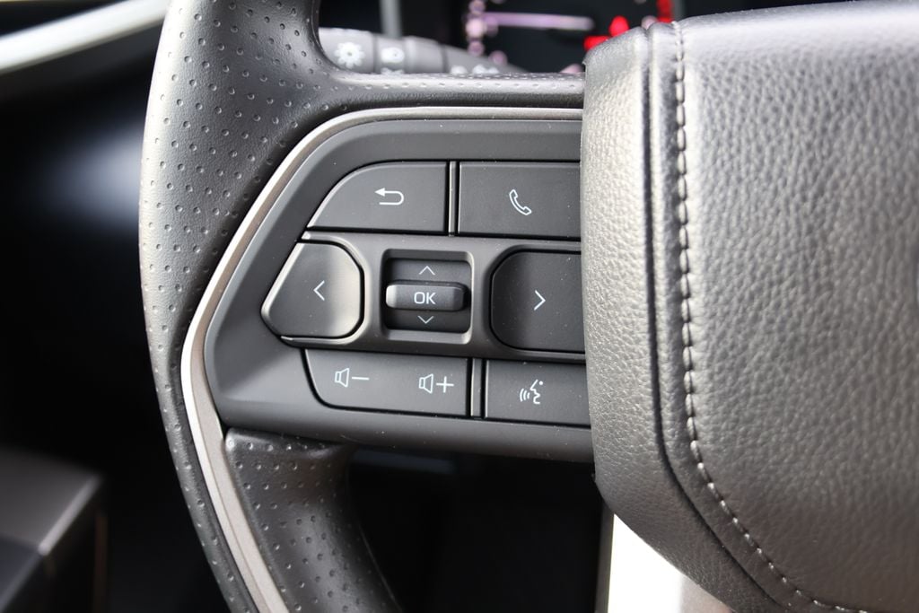 2025 Toyota Tundra SR5 - Photo 10