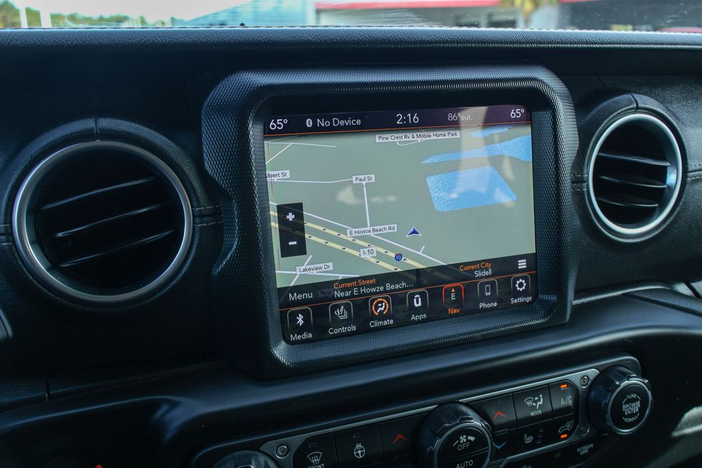 2020 Jeep Wrangler Unlimited Sahara photo 3