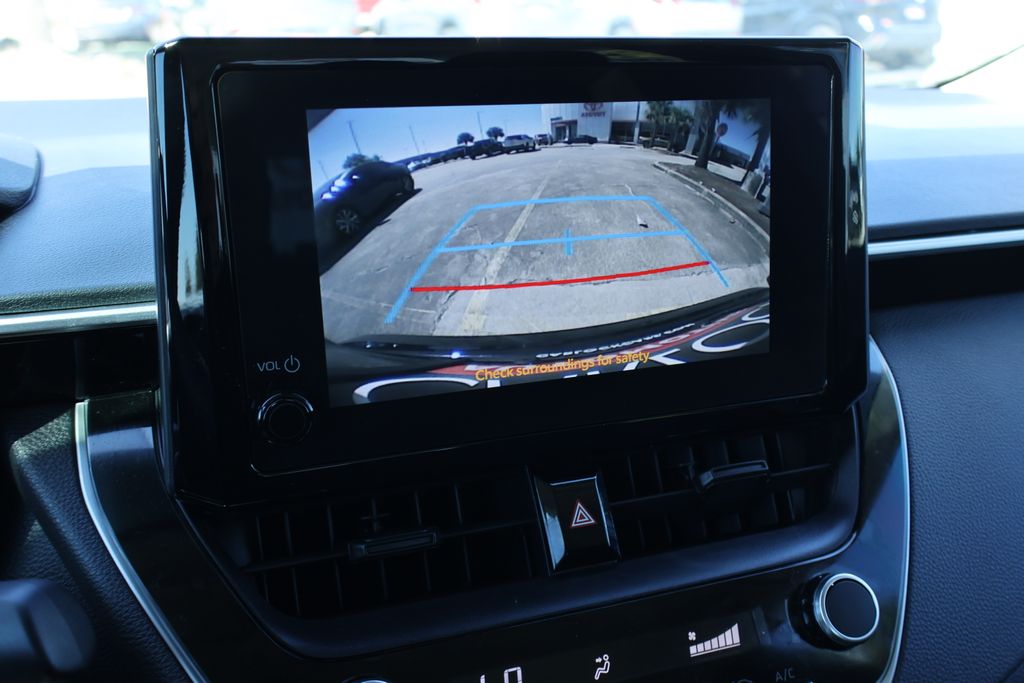 2024 Toyota Corolla LE photo 4