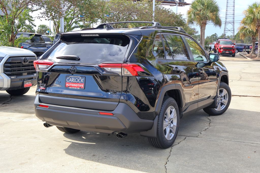 2025 Toyota RAV4 Hybrid XLE photo 2