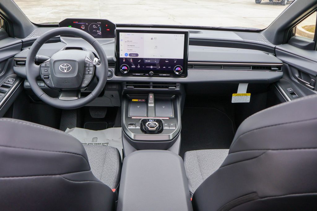 2026 Toyota bZ XLE - Photo 6