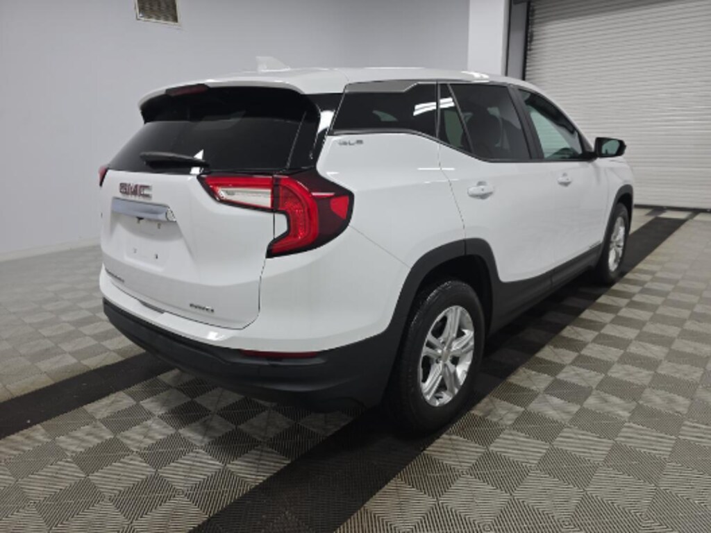 Used 2024 GMC Terrain SLE SUV