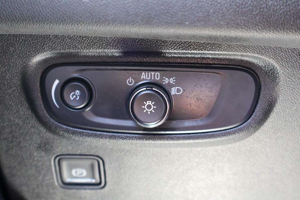 2024 GMC Terrain SLE - Photo 19