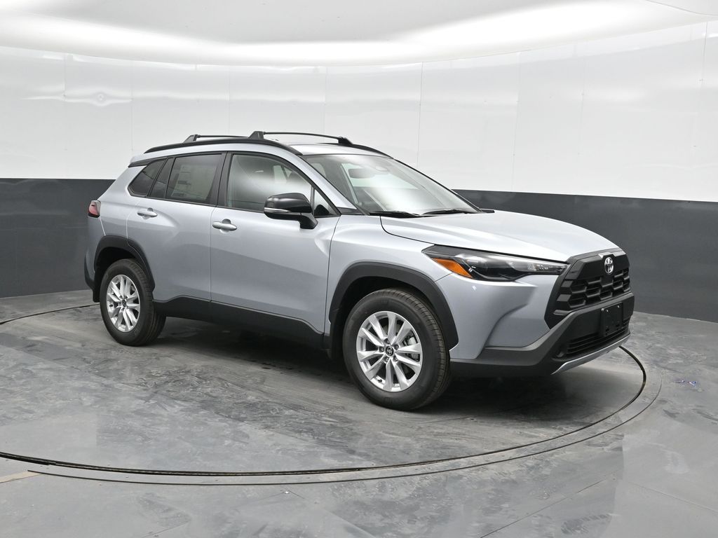 2026 Toyota Corolla Cross LE photo 4
