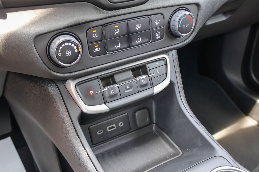 2024 GMC Terrain SLE - Photo 15