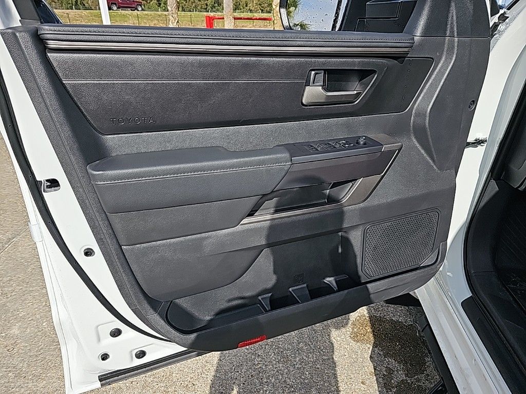 2025 Toyota Tundra SR5 - Photo 10