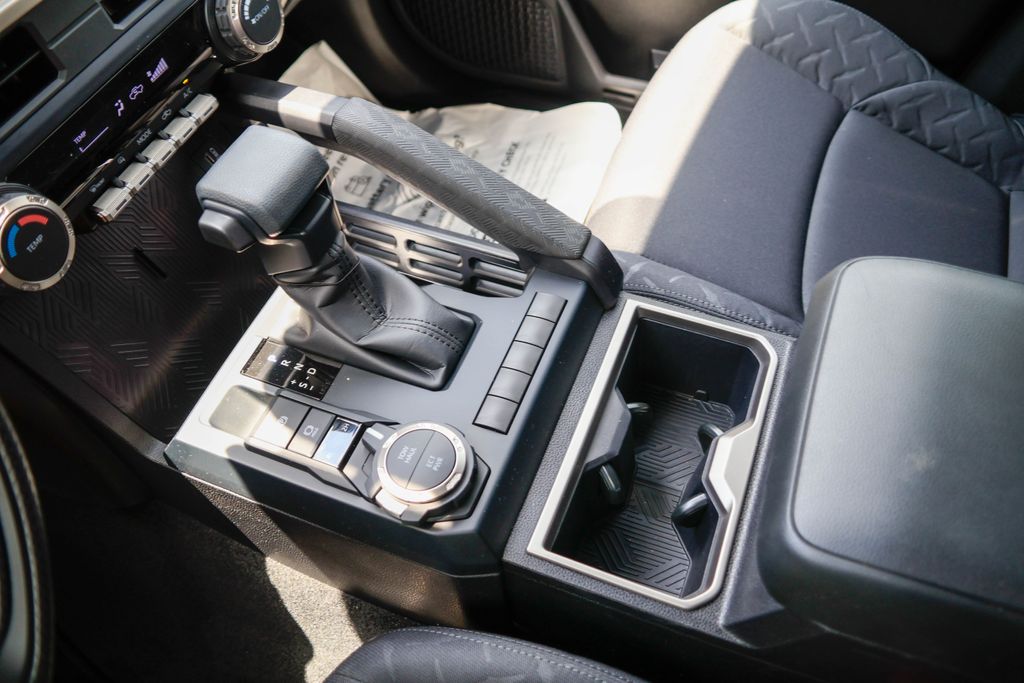 2026 Toyota Tacoma SR5 - Photo 13