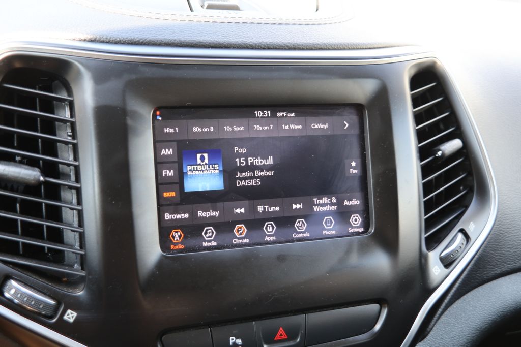 2019 Jeep Cherokee Latitude photo 3
