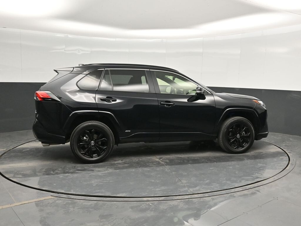 Used 2022 Toyota RAV4 Hybrid SE SUV