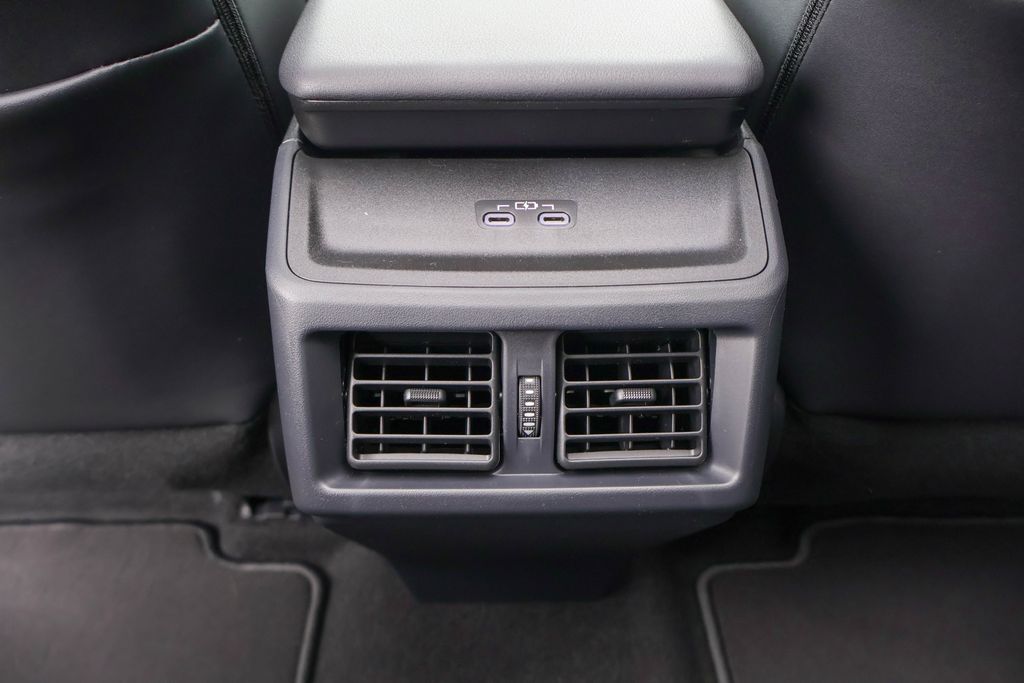 2026 Toyota bZ XLE - Photo 19