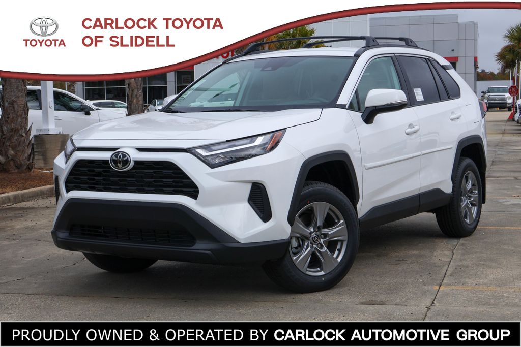 2025 Toyota RAV4 XLE's photo