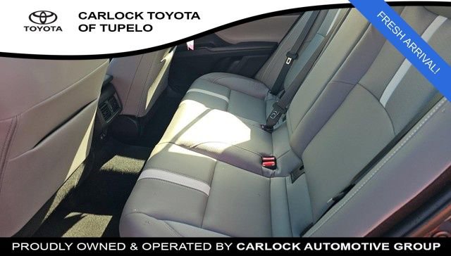 2025 Toyota Camry SE - Photo 14