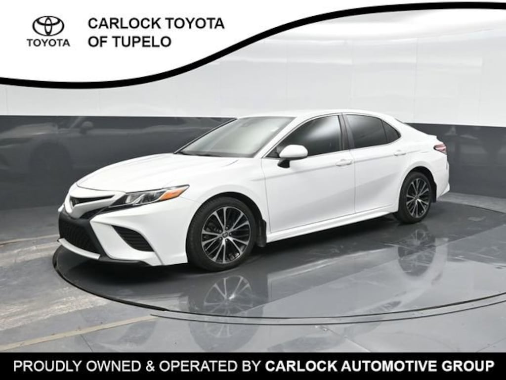 Used 2020 Toyota Camry SE Sedan