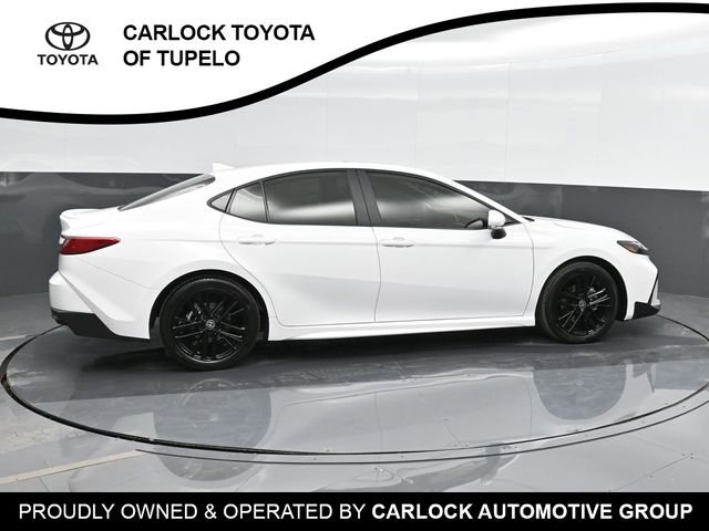 2025 Toyota Camry SE photo 3