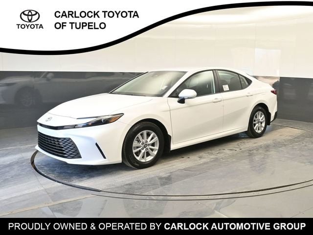 2026 Toyota Camry LE's photo