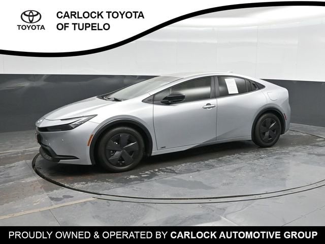 2024 Toyota Prius LE's photo