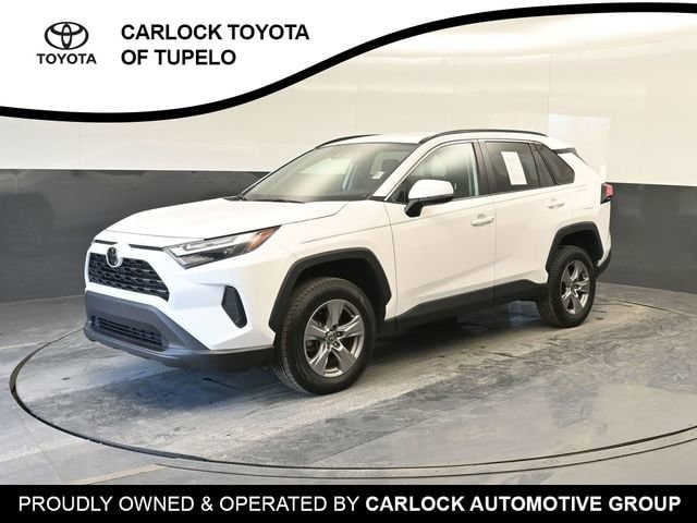 2023 Toyota RAV4 XLE's photo